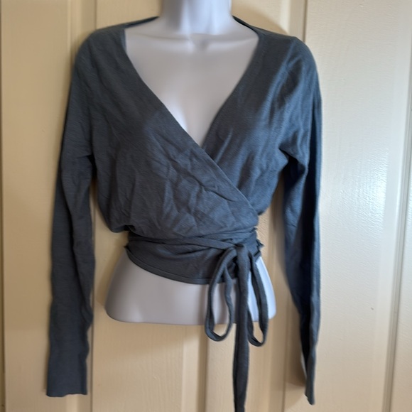 Open Edit Wrap Sweater in blue - Picture 3 of 6